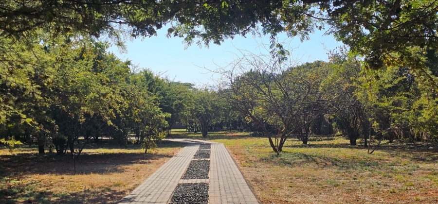 6 Bedroom Property for Sale in Hartbeesfontein North West